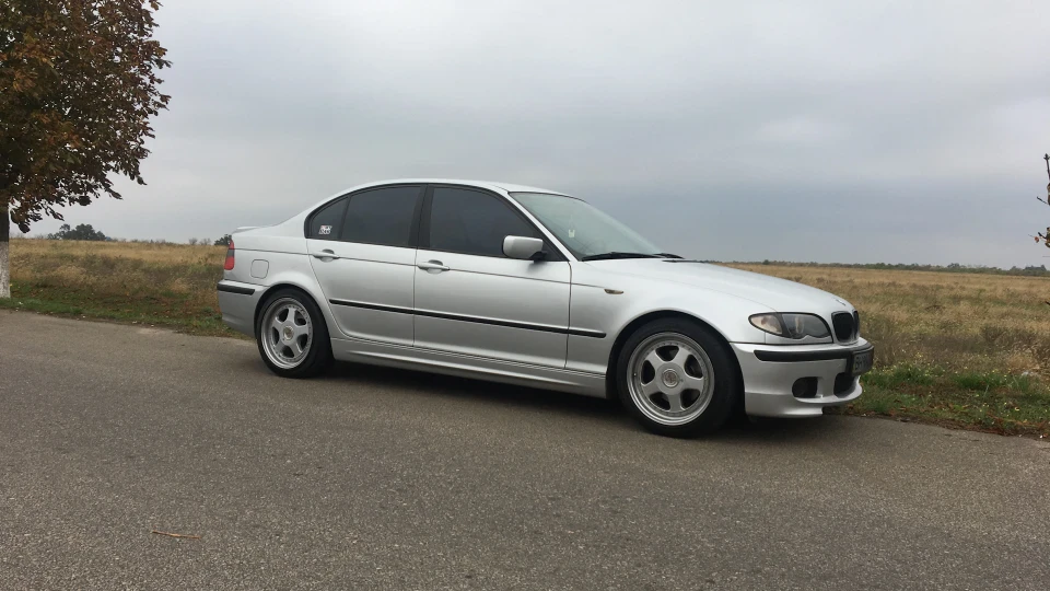 BMW 3 series Сріблястий N42