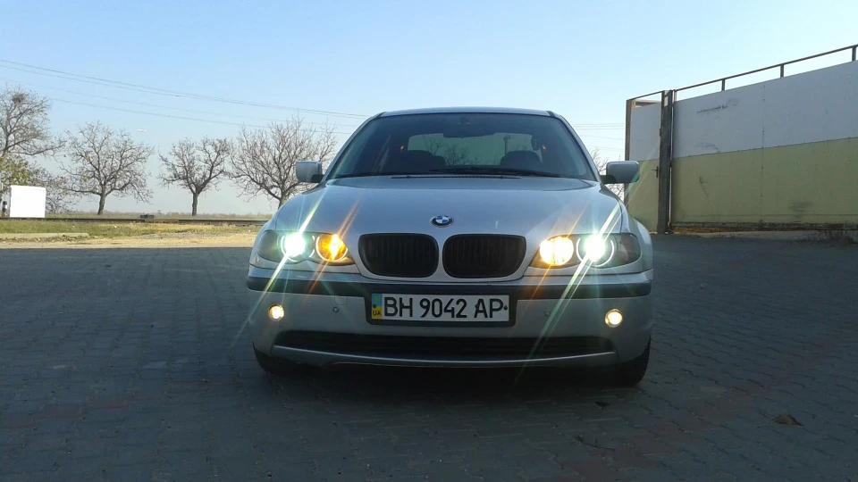 BMW 3 series Сріблястий N42 4