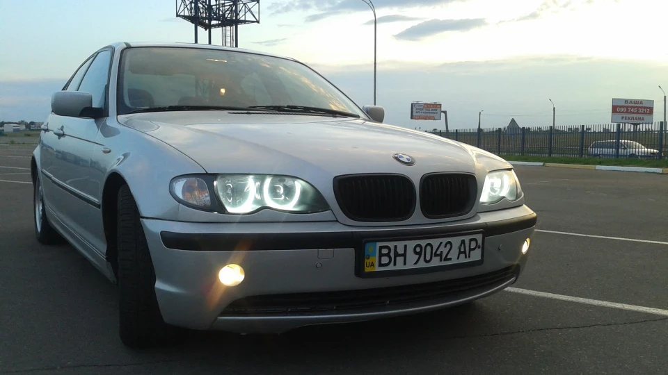 BMW 3 series Сріблястий N42 5