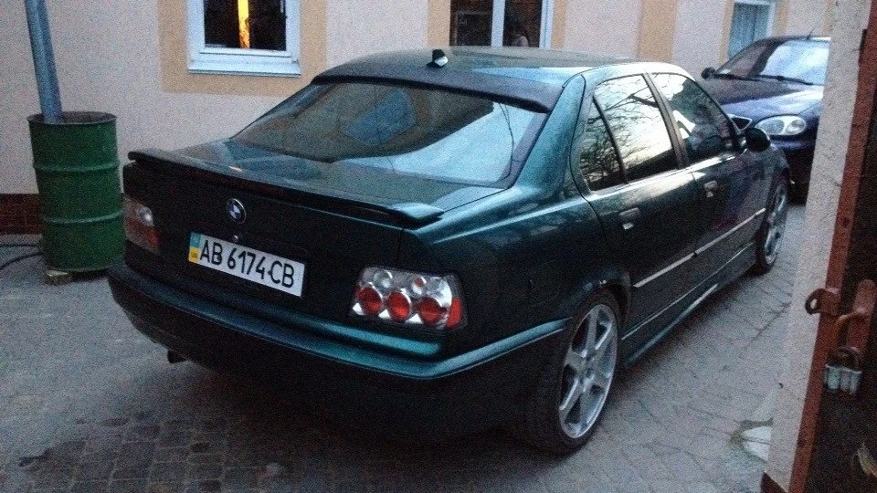 BMW 3 series шість у ряд, турбо 4