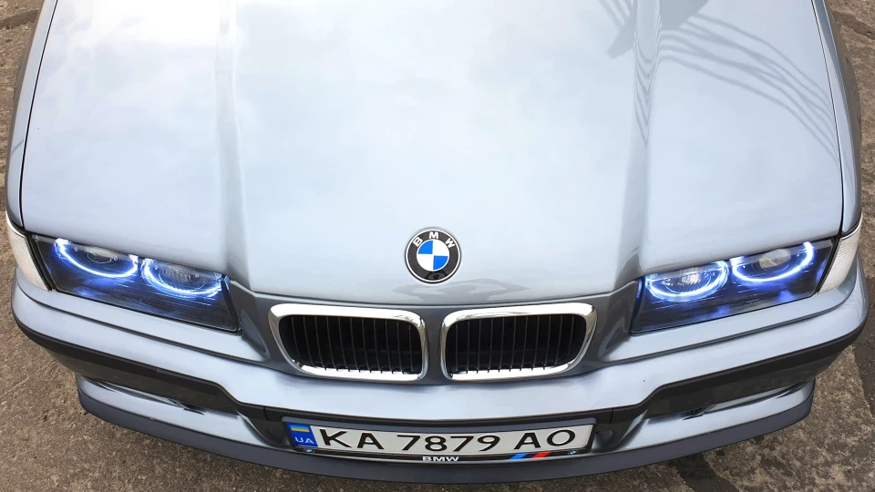 BMW 3 series Silber metallic 2