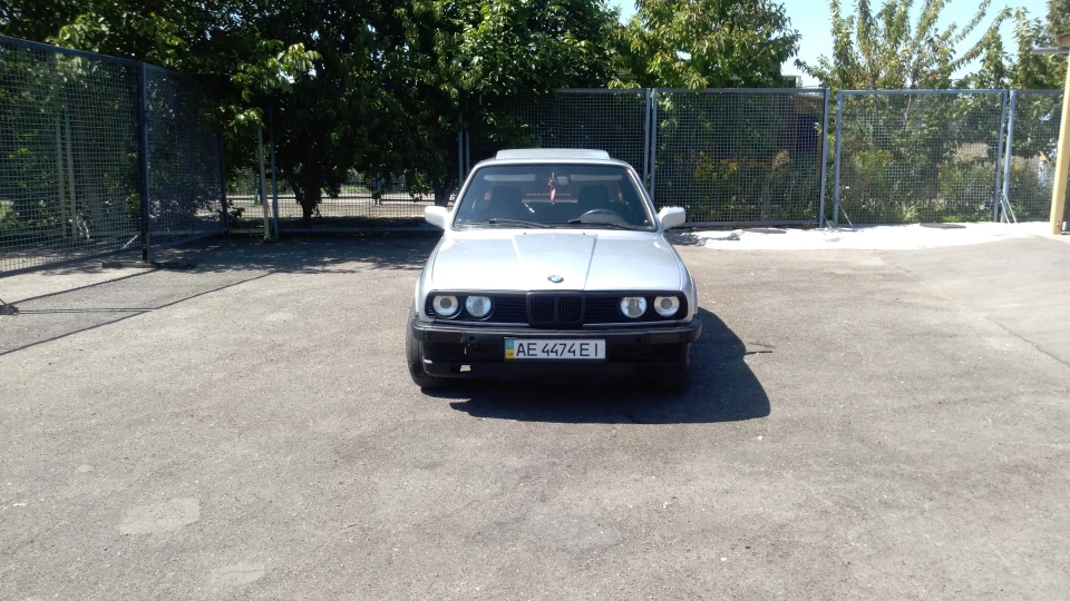 BMW 3 series silver e30 🇩🇪