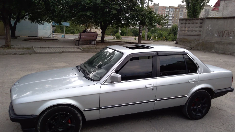 BMW 3 series silver e30 🇩🇪 2