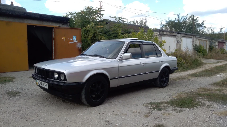 BMW 3 series silver e30 🇩🇪 5