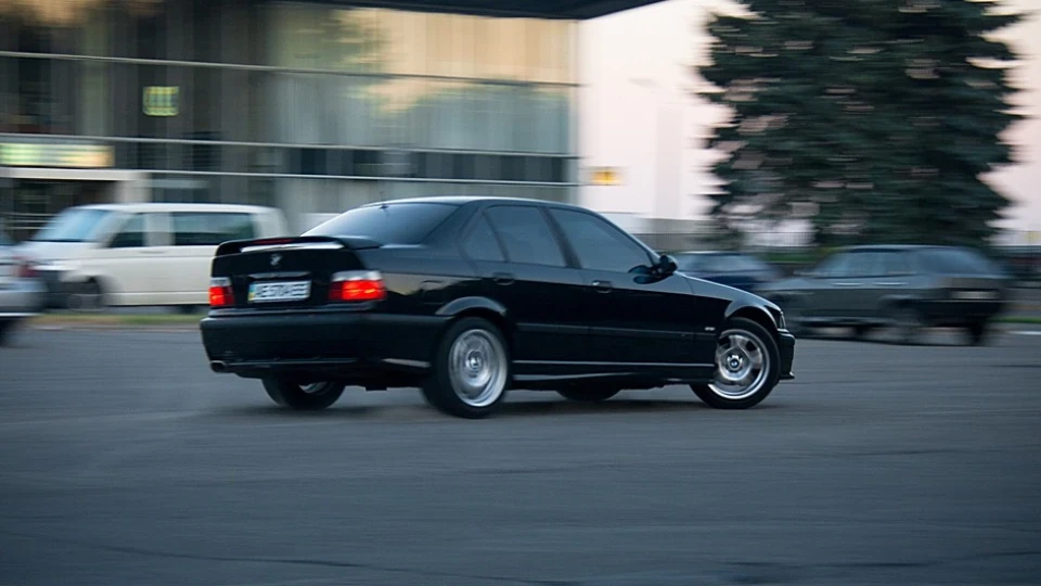 BMW 3 series ultimate driving machine 2