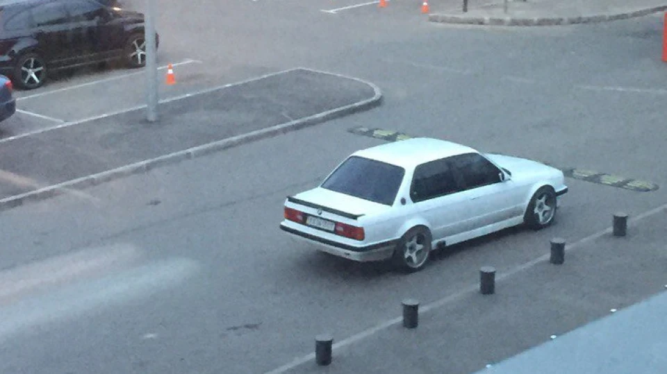 BMW 3 series всепожираюча леді 2