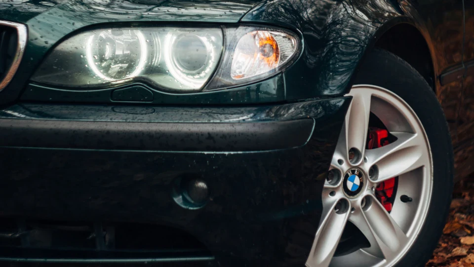 BMW 3 series Зелений очі 3