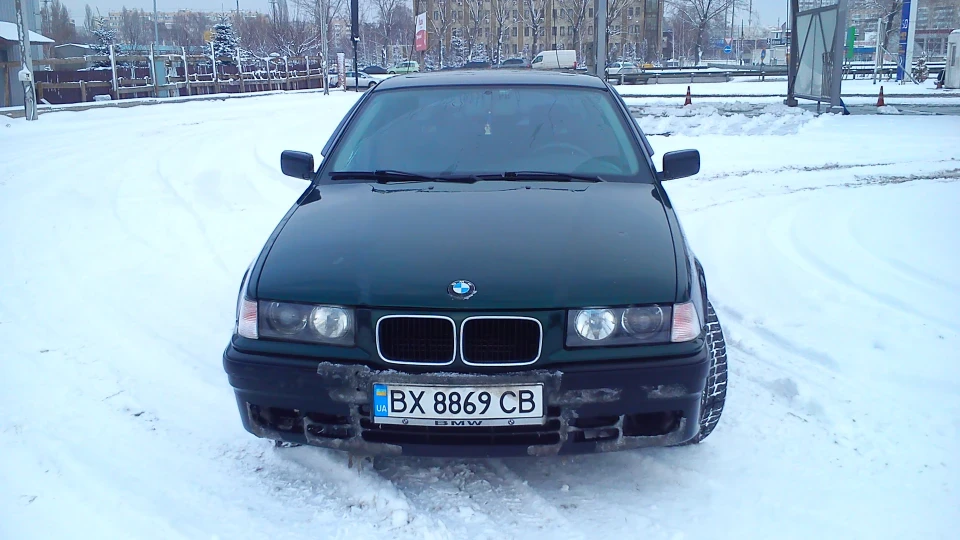 BMW 3 series зелений колгосп 2