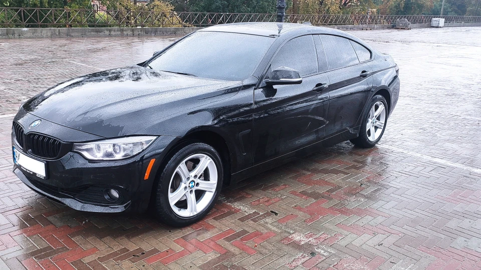 BMW 4 Series Gran Coupe Чорна бричка. 3