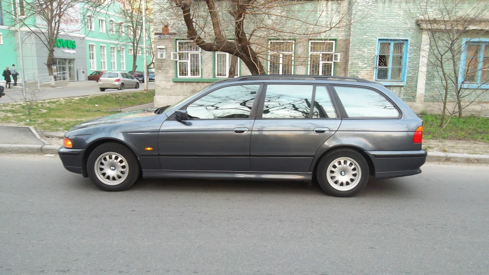 BMW 5 series Touring 2.5TDS 4