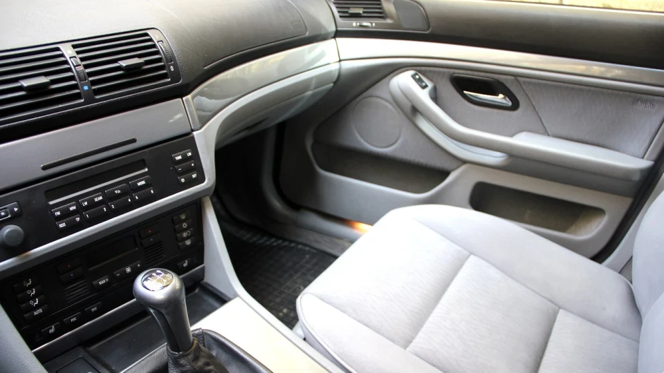 BMW 5 series Touring 525D Orientblau metalic 4