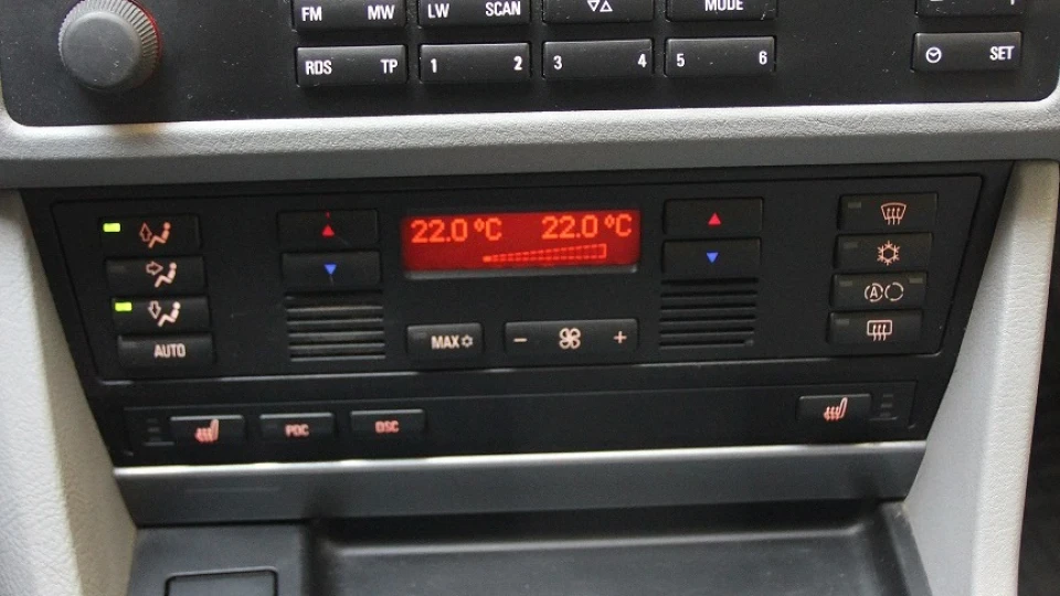 BMW 5 series Touring 525D Orientblau metalic 5