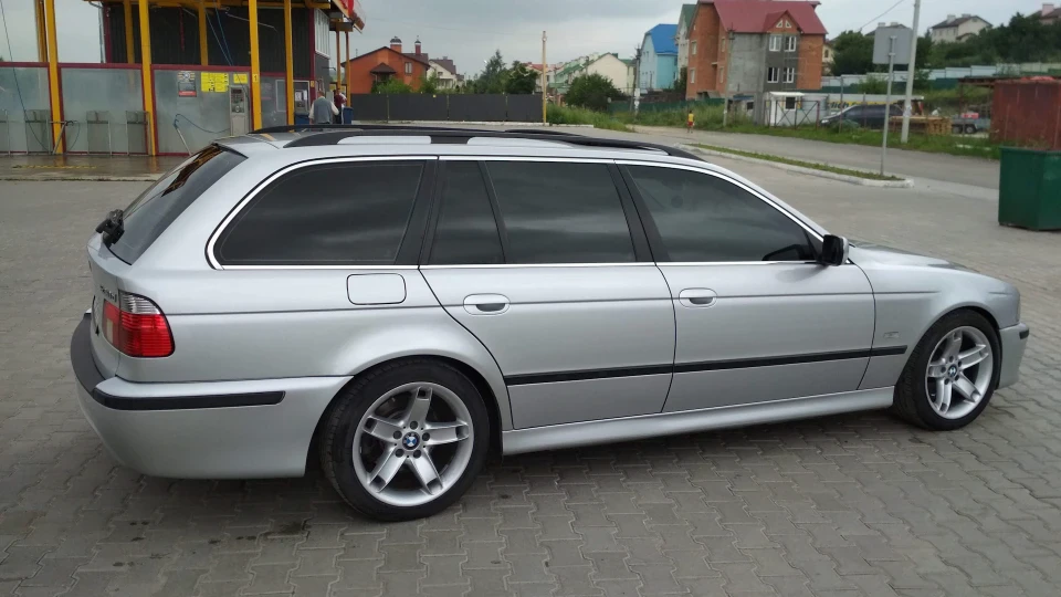 BMW 5 series Touring 530d Motorsport 3