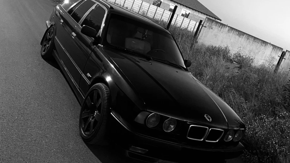 BMW 5 series Touring Black 2