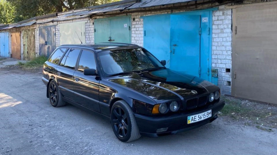 BMW 5 series Touring Black 3