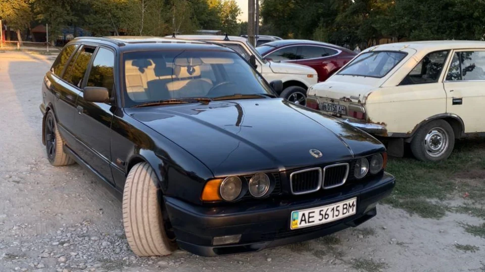 BMW 5 series Touring Black 4