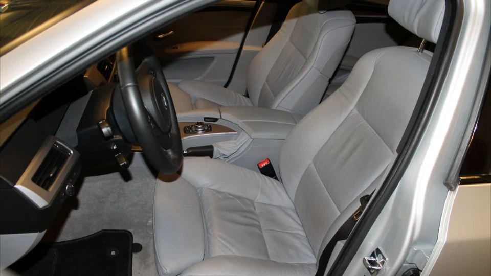 BMW 5 series Touring каструля, трактор, сарай 5