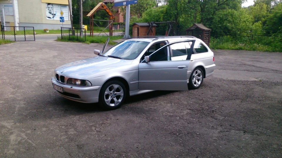 BMW 5 series Touring малюк БеХ-)