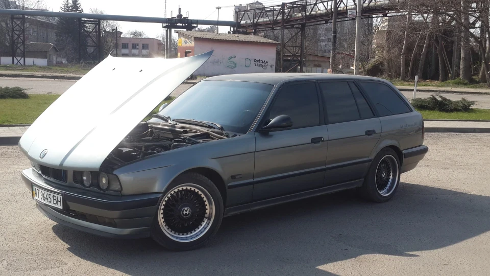 BMW 5 series Touring on BBS 2