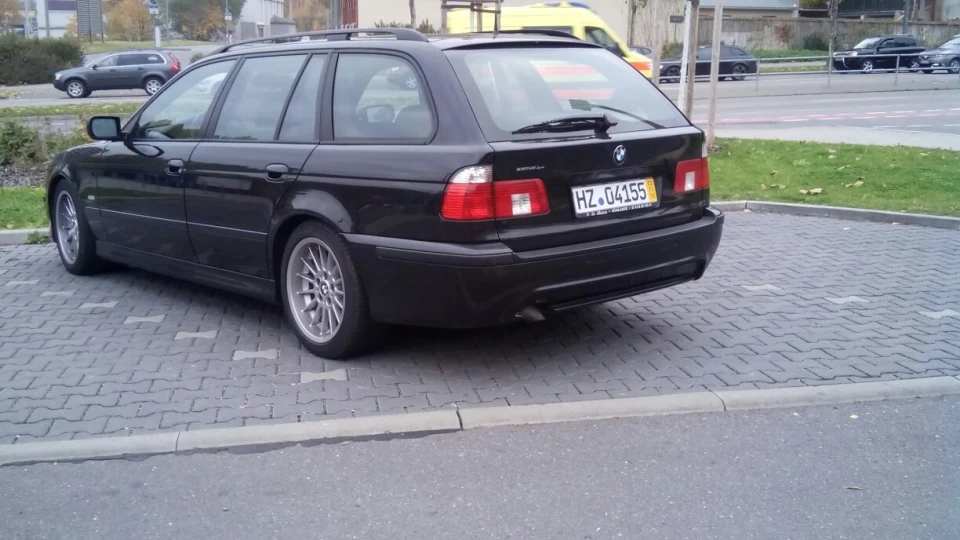 BMW 5 series Touring Сарай у Мстилі 4