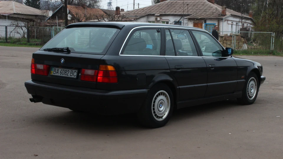 BMW 5 series Touring Сімейний V8 2