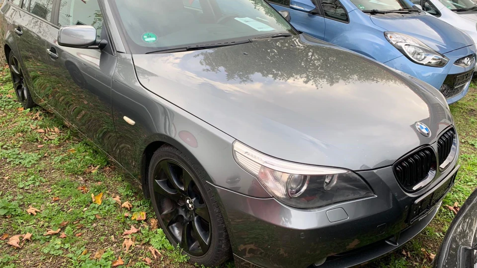 BMW 5 series Touring Сіра конячка 3