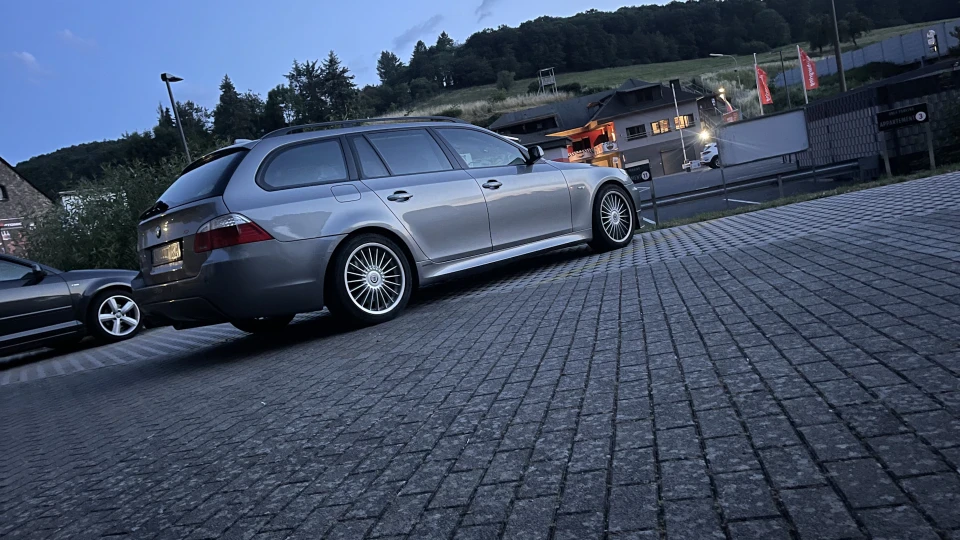 BMW 5 series Touring Сіра Принцеса 2