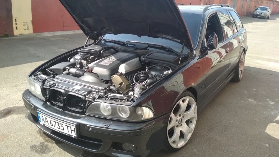 BMW 5 series Touring вагон п'ять сорок 2