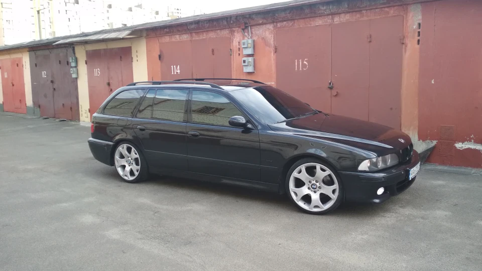BMW 5 series Touring вагон п'ять сорок 3
