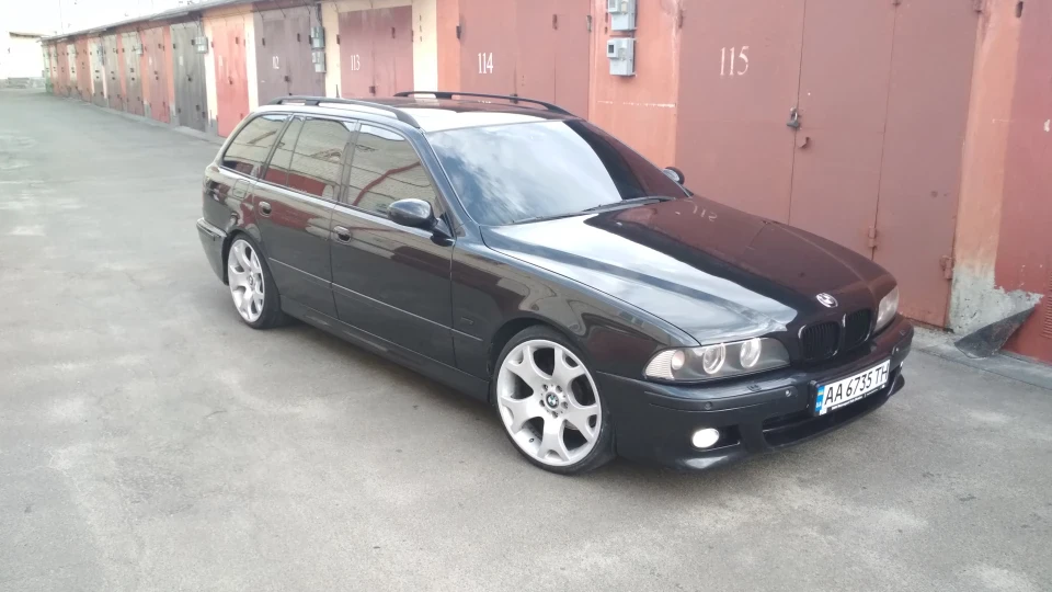 BMW 5 series Touring вагон п'ять сорок 4