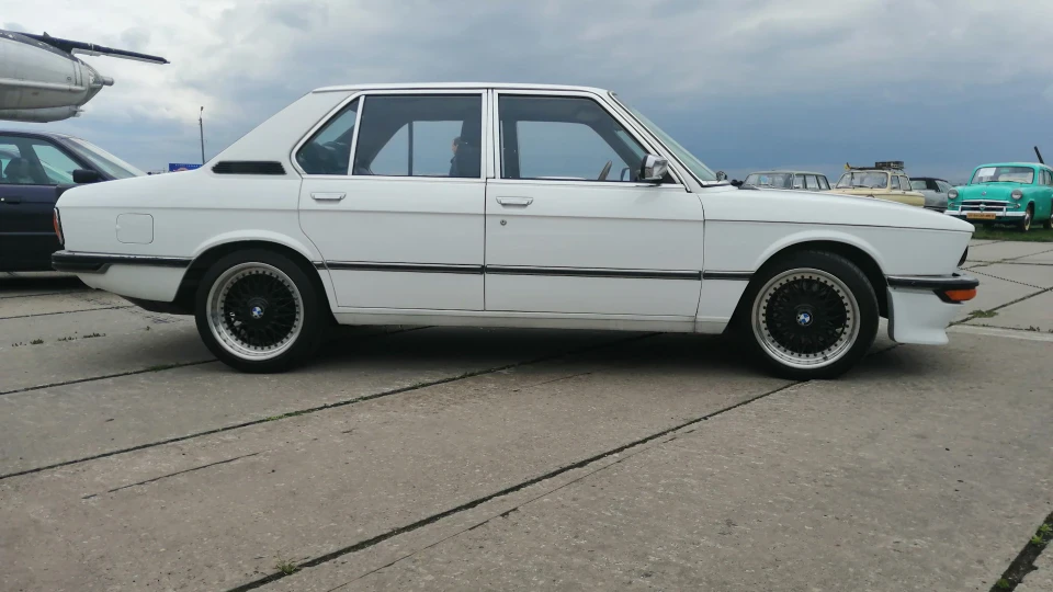 BMW 5 series 2
