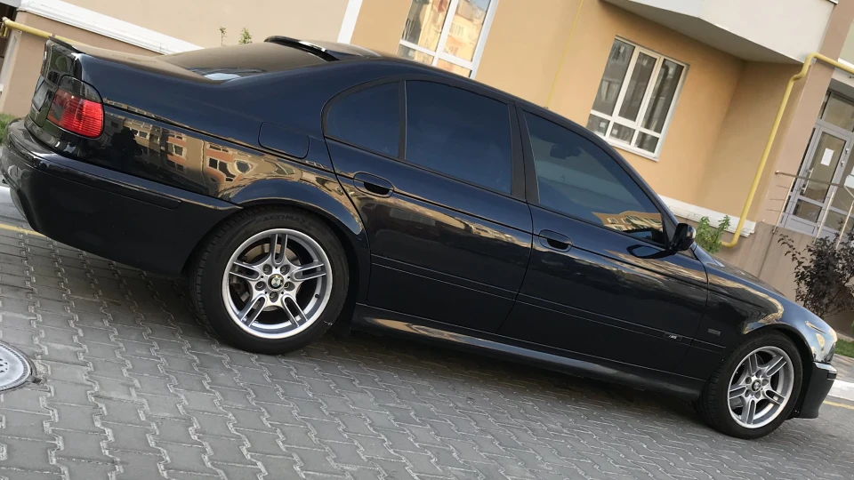 BMW 5 series 3