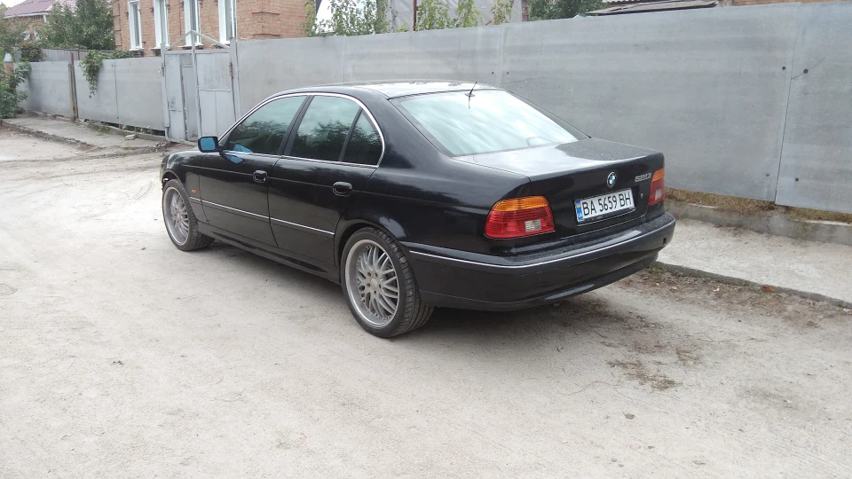 BMW 5 series 2