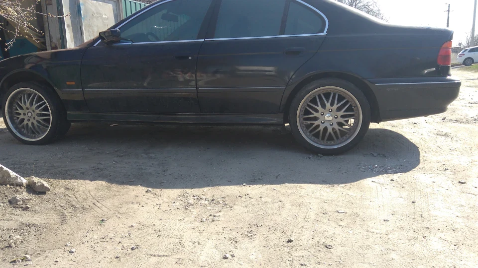 BMW 5 series 3