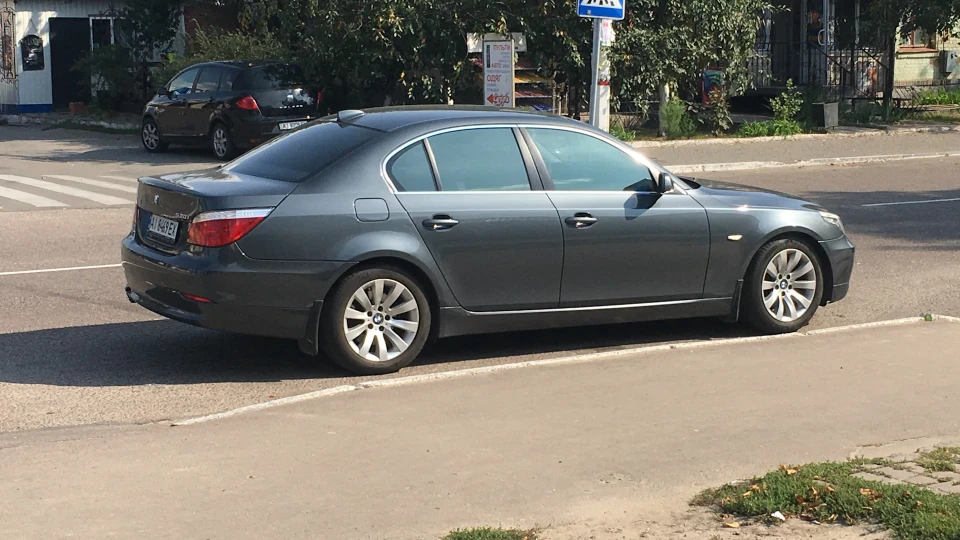 BMW 5 series 2