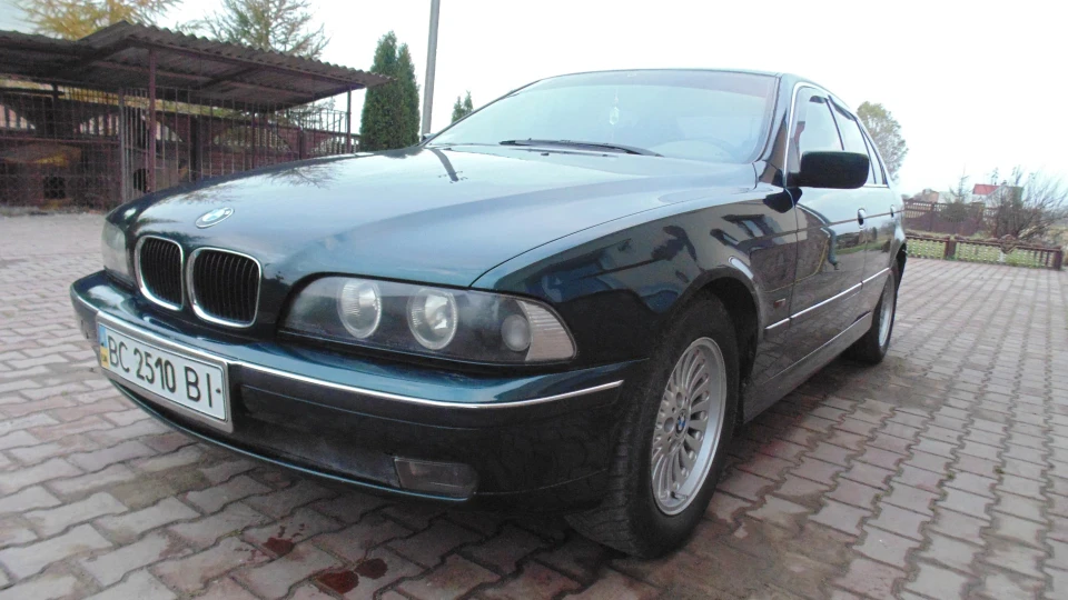 BMW 5 series 3