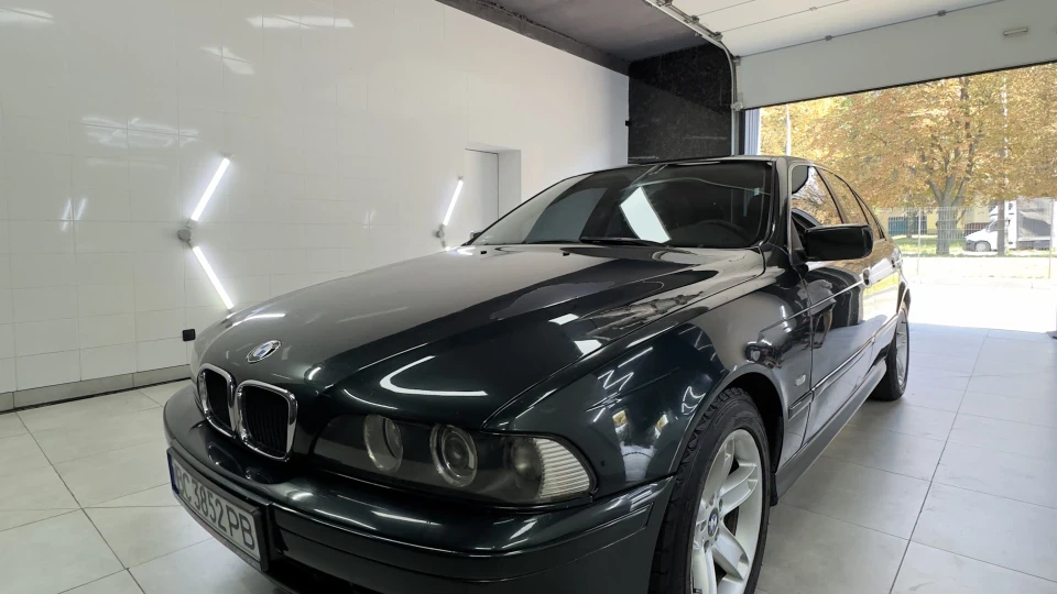 BMW 5 series 2