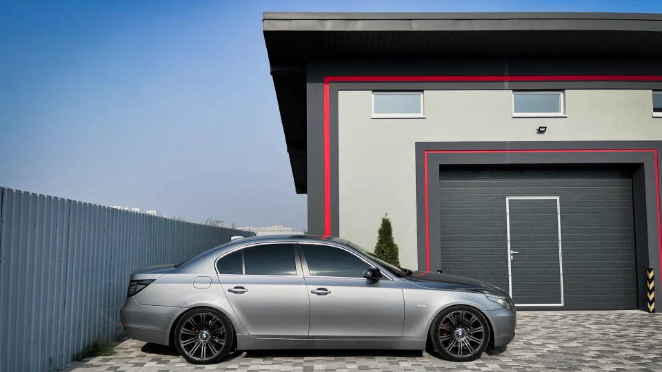 BMW 5 series 2