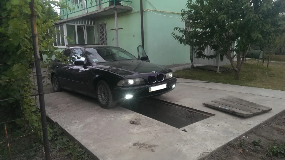 BMW 5 series 3