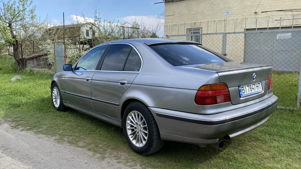 BMW 5 series 2