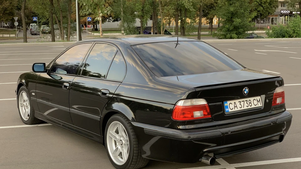 BMW 5 series 2