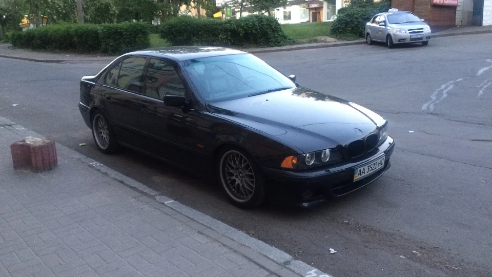 BMW 5 series 2