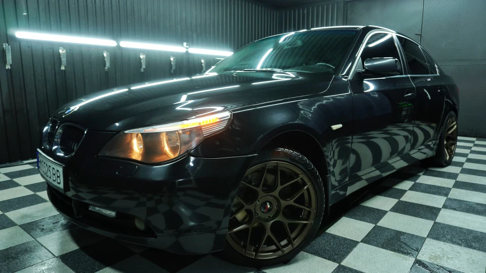 BMW 5 series 2
