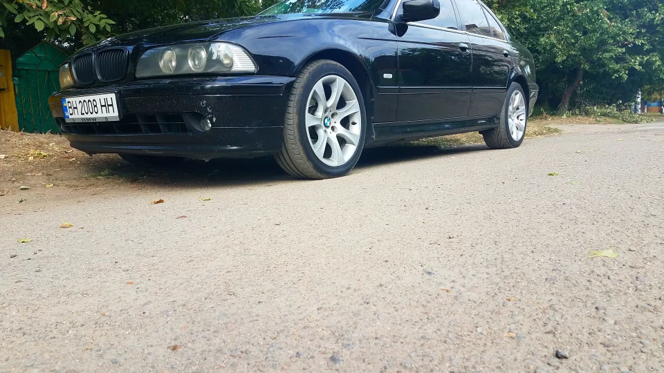 BMW 5 series 2
