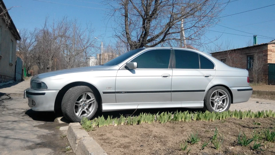 BMW 5 series ))) 2
