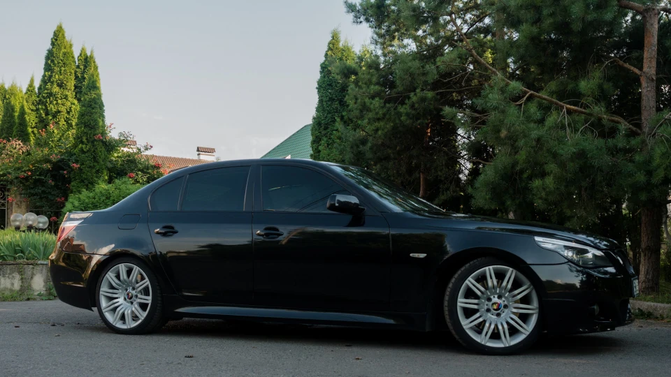 BMW 5 series 2