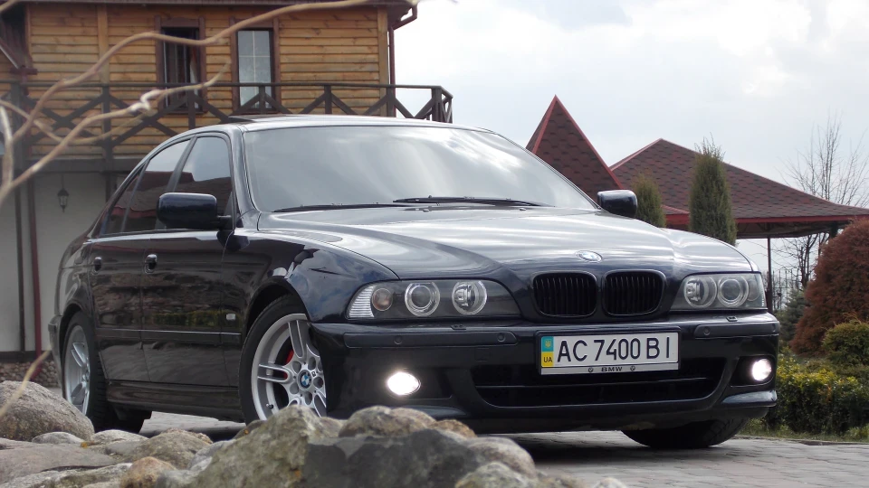 BMW 5 series 2