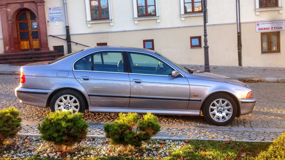 BMW 5 series 2