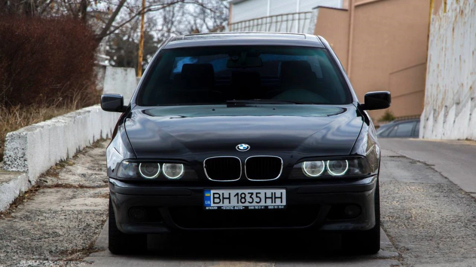 BMW 5 series 2