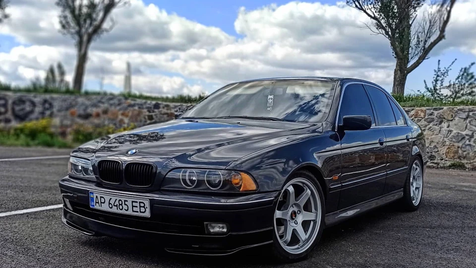 BMW 5 series 3